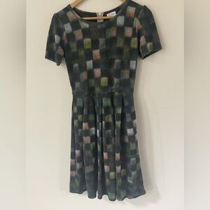 LuLaroe Womens Amelia Small 6-8 Multi-Color Short Sleeve Pleated MIDI Dress